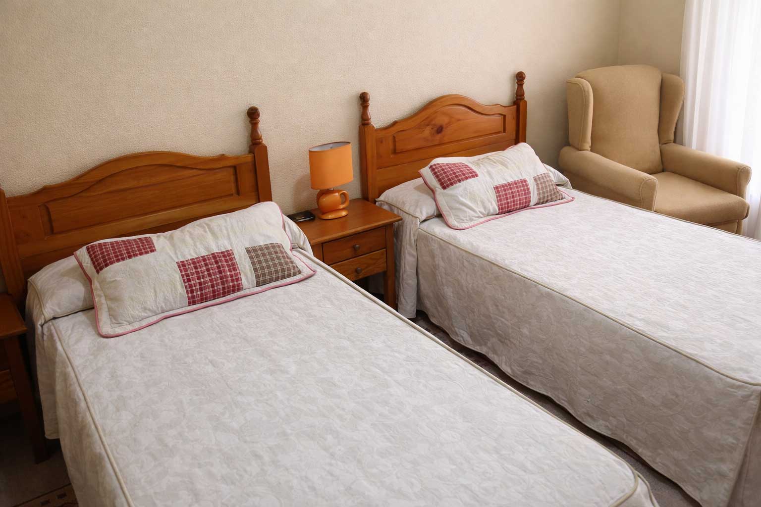 habitación de residencia de personas mayores en Valladolid